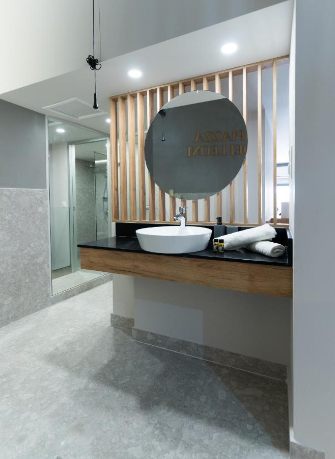 Jacuzzi Suite Piazza Dei Leoni Heraklion  Bagian luar foto